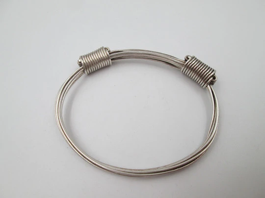 Pulsera nudos para mujer de siete hilos de plata de ley con sistema de cierre ajustable