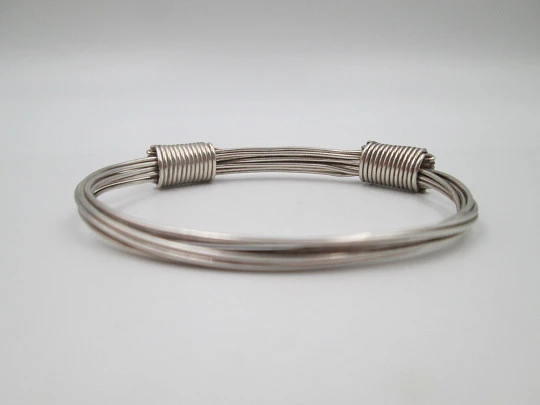 Pulsera nudos para mujer de siete hilos de plata de ley con sistema de cierre ajustable