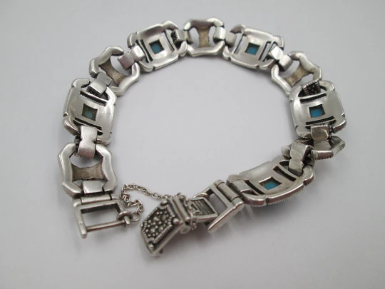 Pulsera para mujer en plata de ley. Turquesas y marquesitas. Cierre pestaña. 1970. Europa