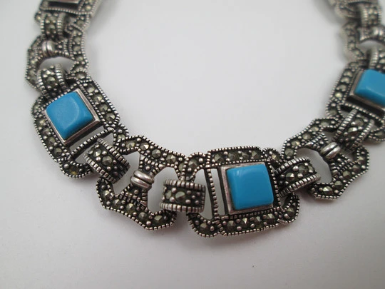 Pulsera para mujer en plata de ley. Turquesas y marquesitas. Cierre pestaña. 1970. Europa