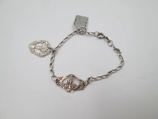 Pulsera Virgen del Pilar en plata de ley con medallas. Cierre de argolla. España. 1960