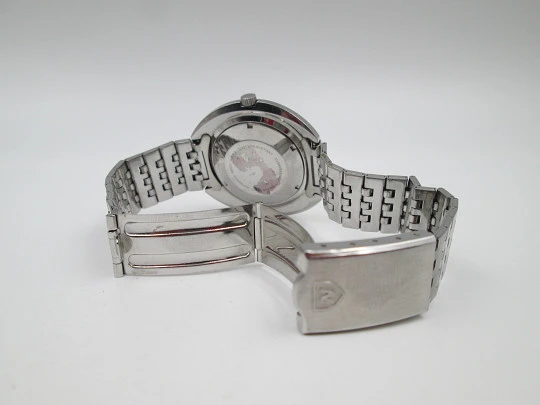 Radiant Blumar. Steel. Elliptical case. Automatic. Calendar. Bracelet. 1970's Radiant Blumar. Steel. Elliptical case. Automatic. Calendar. Bracelet. 1970's