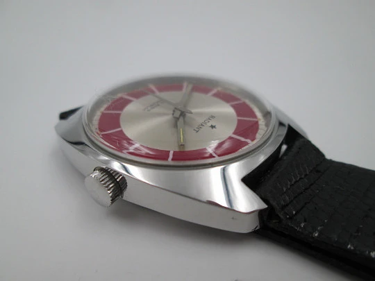 Radiant. Stainless steel. Manual wind. 1970's. Bitone dial. Strap. Swiss