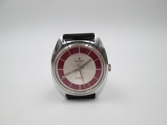 Radiant. Stainless steel. Manual wind. 1970's. Bitone dial. Strap. Swiss