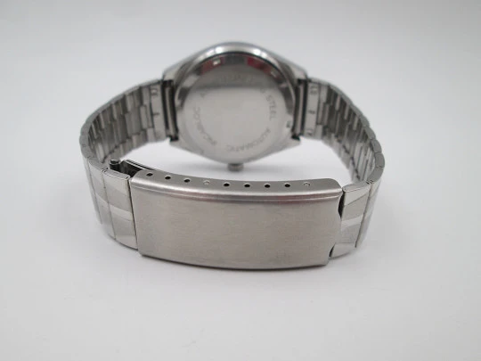 Radiant. Stainless steel. Square case. Automatic. Calendar. Bracelet. 1970's