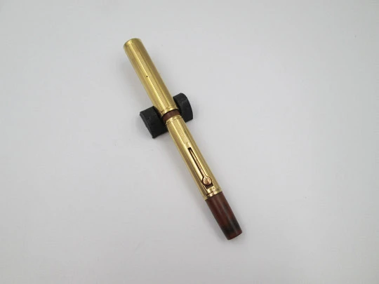 Rara estilográfica Waterman's Ideal 54. Ebonita roja veteada y oro amarillo 18 quilates Rara estilográfica Waterman's Ideal 54. Ebonita roja veteada y oro amarillo 18 quilates
