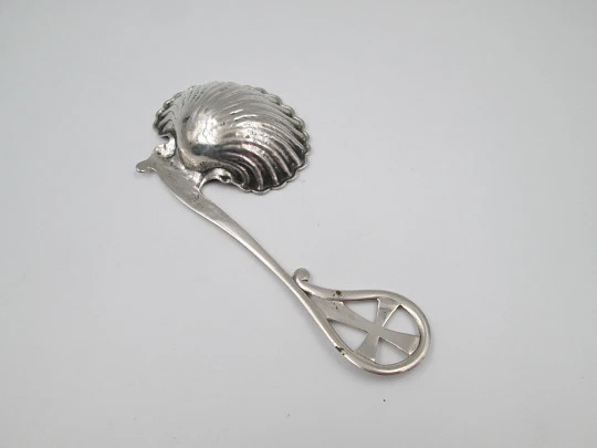 Rare Baptism shell with handle and templar cross. Sterling silver. Spain. 1960's