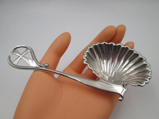 Rare Baptism shell with handle and templar cross. Sterling silver. Spain. 1960's