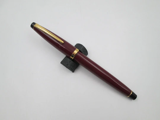 Rare Cross Solo Classic GT Turboprop fountain pen. Maroon red resin & gold plated details