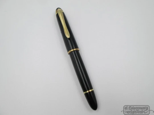 Rare Geha 760. Black celluloid and gold plated. 14K gold nib. 1950's