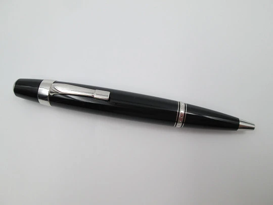 Rare Montblanc Bohème ballpoint pen. Black resin & platinum metal. Box. 2000's