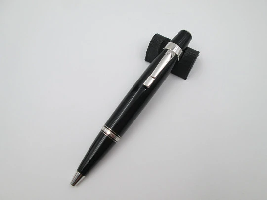 Rare Montblanc Bohème ballpoint pen. Black resin & platinum metal. Box. 2000's