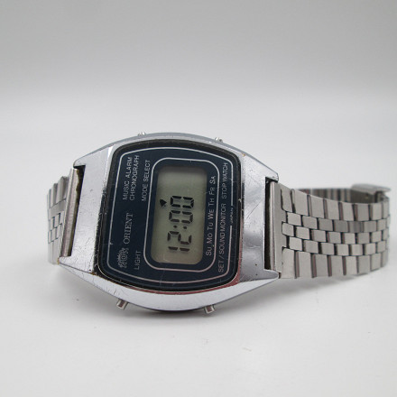 Rare Orient Digital Chronograph. Chrome-plated Metal & Stain | El