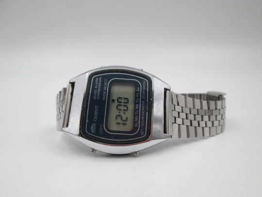 Rare Orient digital chronograph. Chrome-plated metal & stainless steel. Bracelet. 1970
