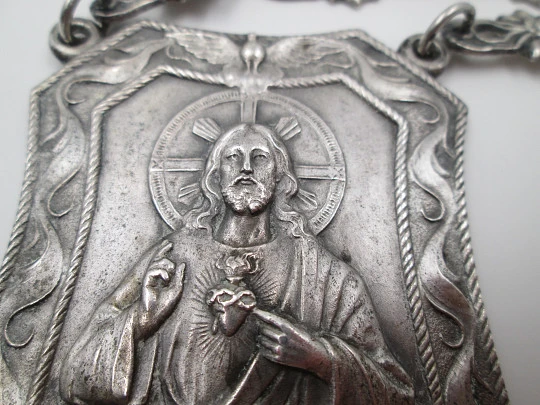 Raro escapulario gigante en plata con cadena. Virgen María y Corazón Jesús