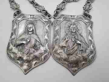 Raro escapulario gigante en plata con cadena. Virgen María y Corazón Jesús