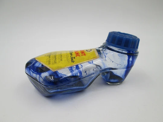 Raro tintero zapato Montblanc Nº 29. Cristal tallado y tapa roscada azul. 1960. Alemania
