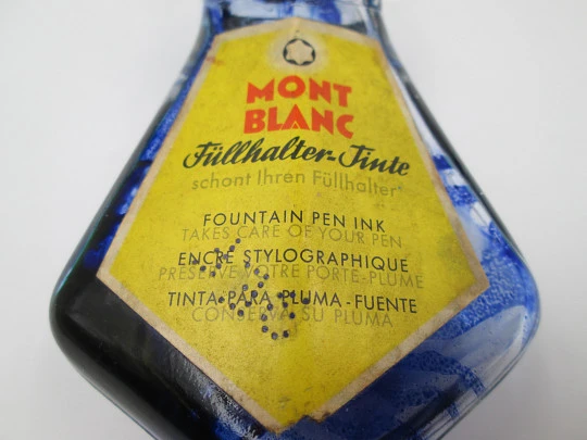 Raro tintero zapato Montblanc Nº 29. Cristal tallado y tapa roscada azul. 1960. Alemania