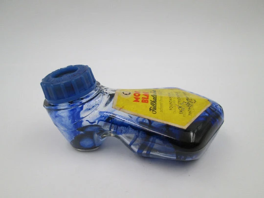 Raro tintero zapato Montblanc Nº 29. Cristal tallado y tapa roscada azul. 1960. Alemania