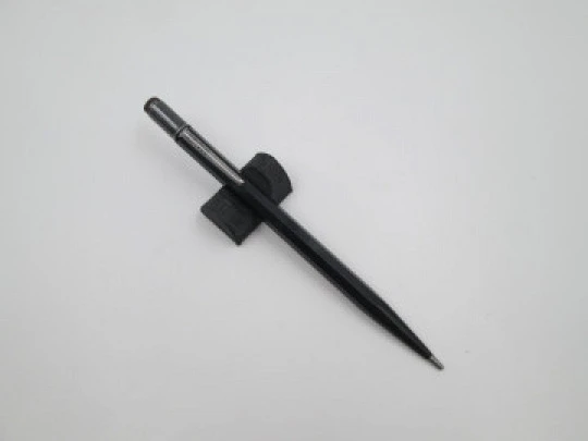 Realite. Black plastic and nickel plated trims. Twist mechanism. Eraser. 1950's. USA