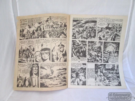 Red arrow. Maga publisher. 1962. Graphic magazine. Five numbers