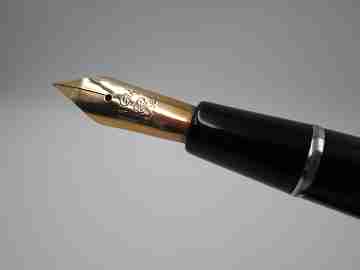 Regia Super desk fountain pen. Black plastic. 14k gold nib. 1950's. Spain
