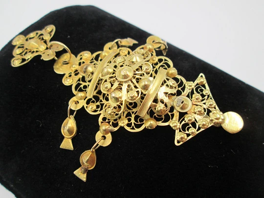 Regional jewelry 'Galápago' pendant. 19th century. 18 karat yellow gold. Spain