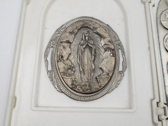 Religious travel case. The Calvary of Christ and Mary Immaculate. Silver plated metal. 1950's