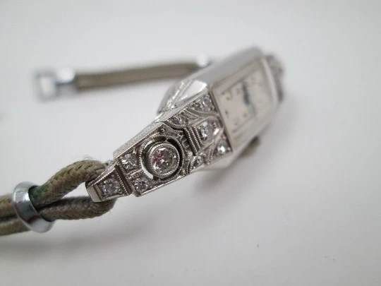 Reloj art decó Eszeha Chopard mujer. Oro blanco 18k y diamantes. 1930. Cuerda