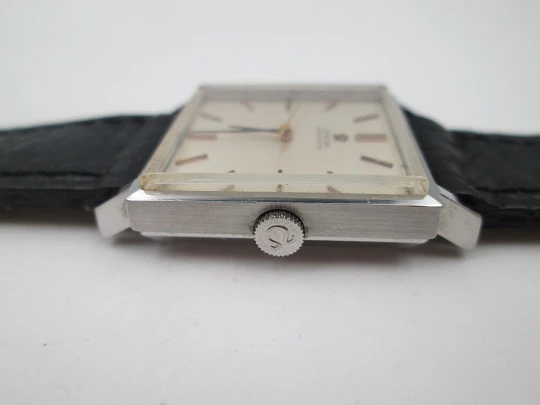 Reloj automático unisex Omega. Acero inoxidable. Caja cuadrada. Dial gris. 1960 Reloj automático unisex Omega. Acero inoxidable. Caja cuadrada. Dial gris. 1960