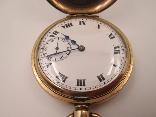 Reloj bolsillo saboneta Elgin con cadena. Chapado en oro. Dial porcelana. Remontoir
