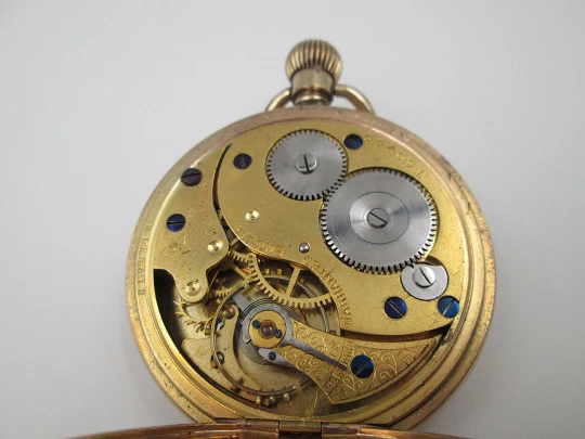 Reloj bolsillo saboneta Elgin con cadena. Chapado en oro. Dial porcelana. Remontoir