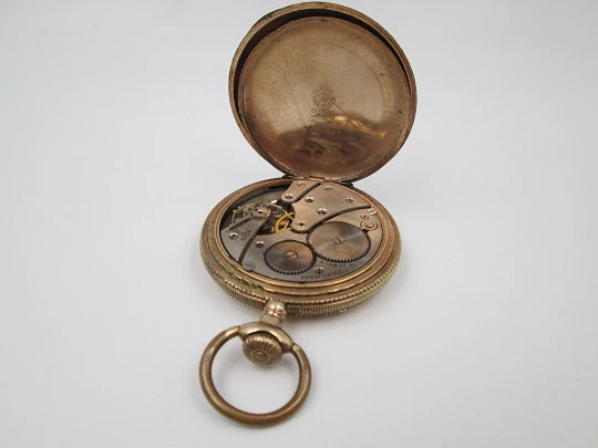 Reloj bolsillo saboneta Victory. Chapado en oro. Tapas decoradas. Cuerda remontoir. 1910