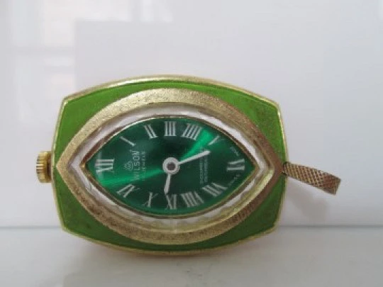 Reloj colgante Wilson. Chapado oro y esmalte verde. Cuerda. 1960