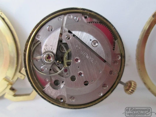 Reloj colgante Zentra. Metal chapado. Alemania. Cuerda. 1960