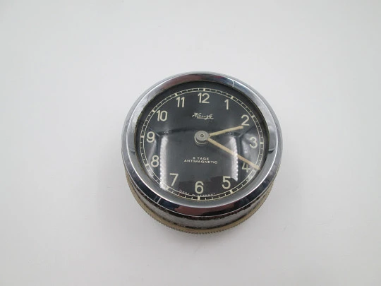 Reloj consola automóvil Kienzle. Metal plateado. Dial negro. Cuerda ocho días. 1940