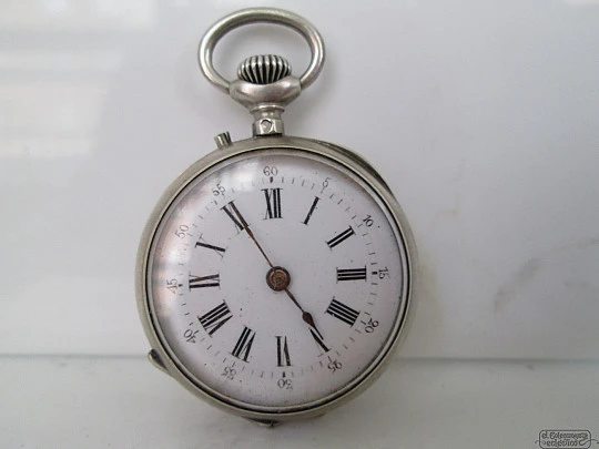 Reloj de bolsillo. Plata de ley. Dial porcelana. Remontoir. Siglo XIX