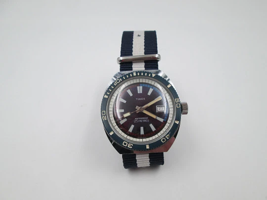 Reloj de buceo Timex Pepsi. 1960. Acero / metal. Cuerda manual. Calendario. USA