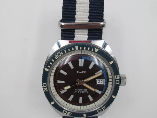 Reloj de buceo Timex Pepsi. 1960. Acero / metal. Cuerda manual. Calendario. USA