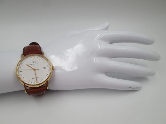 Reloj de caballero IWC Portofino. Oro amarillo 18k. Esfera blanca. Estuche piel. 2004
