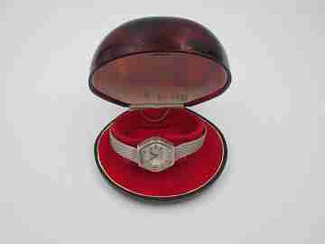 Reloj de mujer Nesvier. Cuerda manual. Plata de ley 835. Brazalete. Suiza. 1970