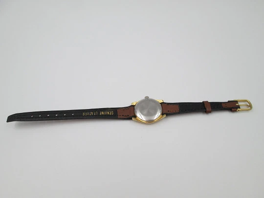 Reloj de pulsera mujer Longines. Chapado en oro y fondo de acero. Cuerda manual. 1970 Reloj de pulsera mujer Longines. Chapado en oro y fondo de acero. Cuerda manual. 1970