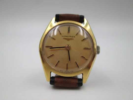 Reloj de pulsera mujer Longines. Chapado en oro y fondo de acero. Cuerda manual. 1970 Reloj de pulsera mujer Longines. Chapado en oro y fondo de acero. Cuerda manual. 1970