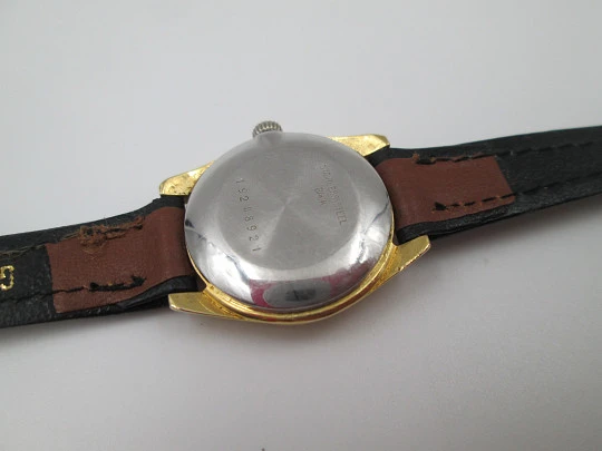 Reloj de pulsera mujer Longines. Chapado en oro y fondo de acero. Cuerda manual. 1970 Reloj de pulsera mujer Longines. Chapado en oro y fondo de acero. Cuerda manual. 1970