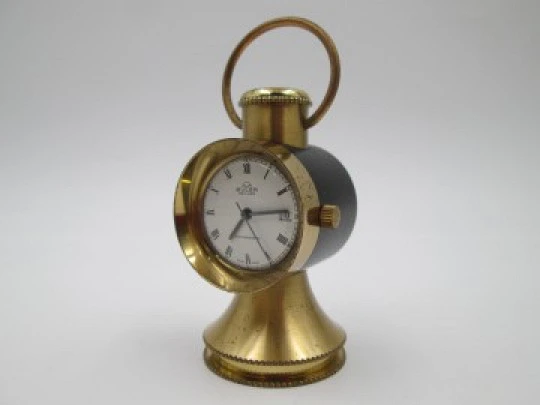 Reloj de sobremesa Buler De Luxe. Bronce pavonado. Lámpara. Cuerda manual. 1970 Reloj de sobremesa Buler De Luxe. Bronce pavonado. Lámpara. Cuerda manual. 1970