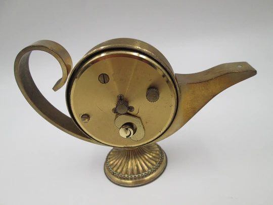 Reloj de sobremesa lámpara aceite Swiza 8 días cuerda con alarma. Bronce. 1970 Reloj de sobremesa lámpara aceite Swiza 8 días cuerda con alarma. Bronce. 1970