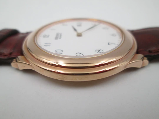 Reloj de vestir de cuarzo para caballero Seiko. Acero y chapado en oro. Calendario. 1980