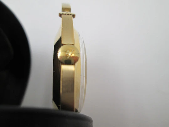 Reloj de viaje con alarma Jaeger LeCoultre Memovox. Chapado en oro. Estuche. 1970