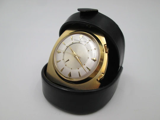 Reloj de viaje con alarma Jaeger LeCoultre Memovox. Chapado en oro. Estuche. 1970