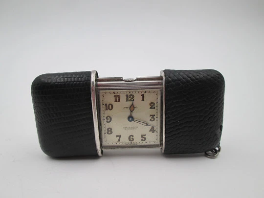 Reloj de viaje cronómetro Movado Ermeto. Plata de ley y piel serpiente. Cuerda. 1930